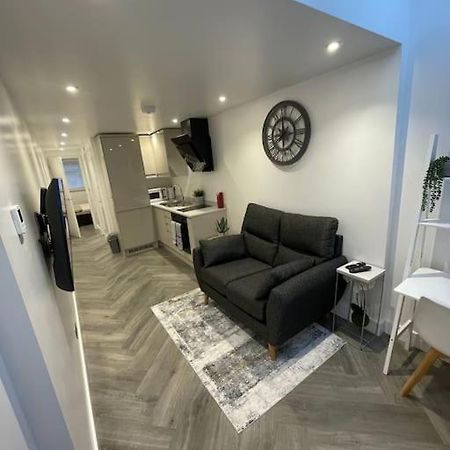 Stylish & Cosy 1 Bed Apartment Свіндон Екстер'єр фото