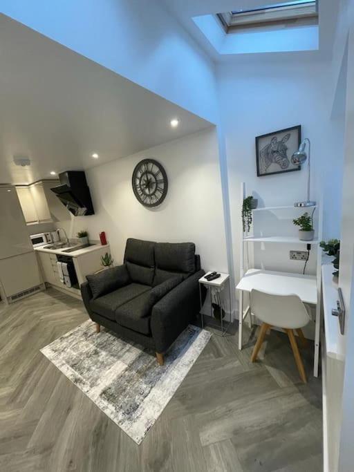 Stylish & Cosy 1 Bed Apartment Свіндон Екстер'єр фото